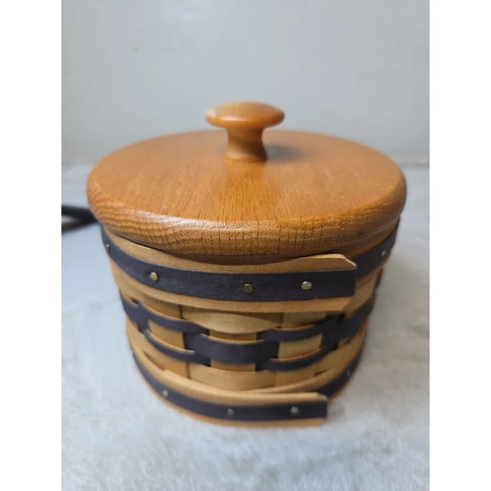 Vintage 2000 Bradford Basket Co Round Lidded Basket Signed CMG Oak Lid